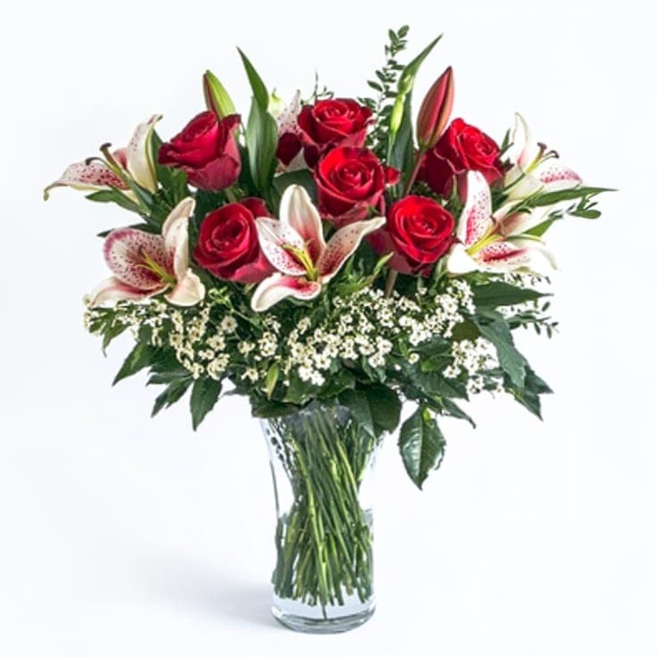 Elegant Glass Vase Arrangement