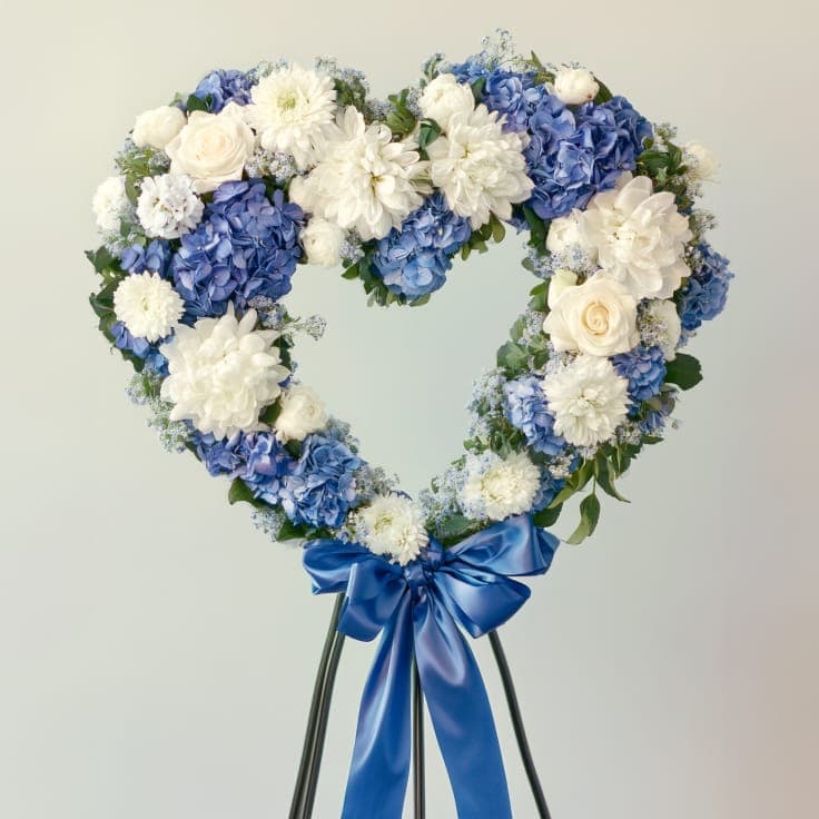 Blue and white blooming wreath